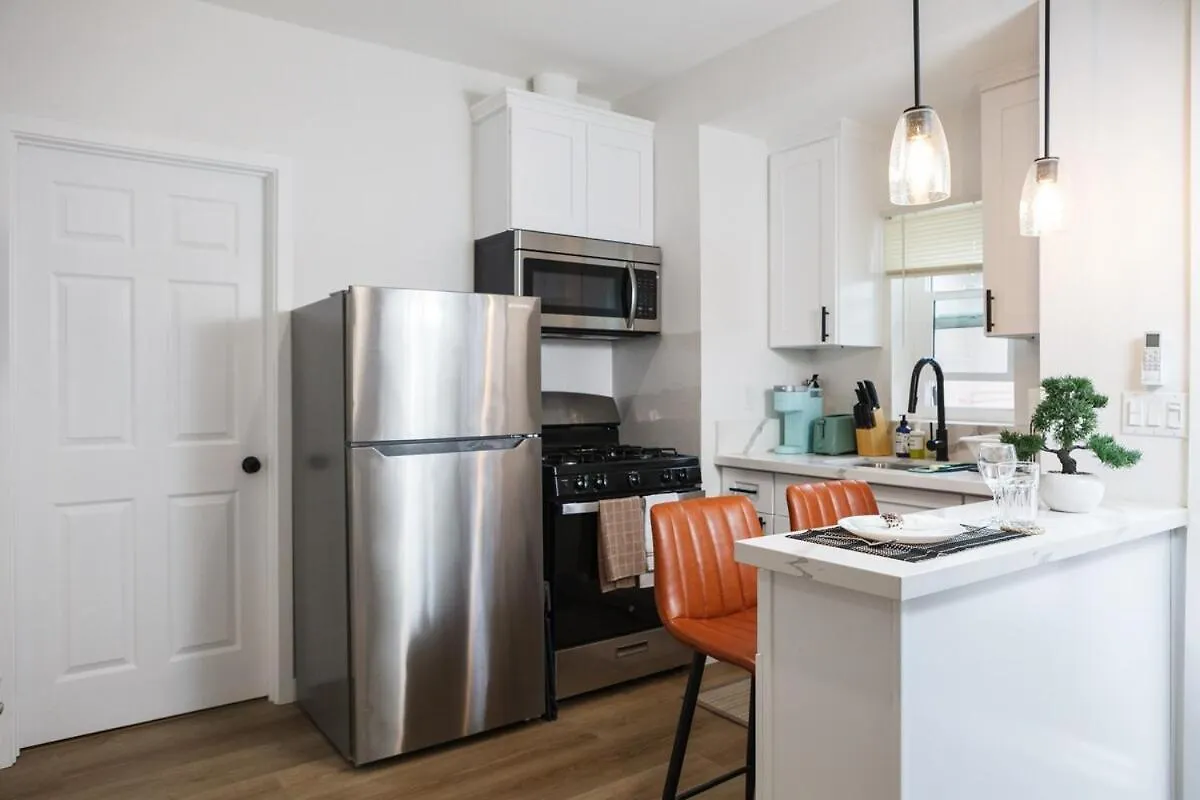 Newly Built! Flatbush Suites! Norwalk 0*,